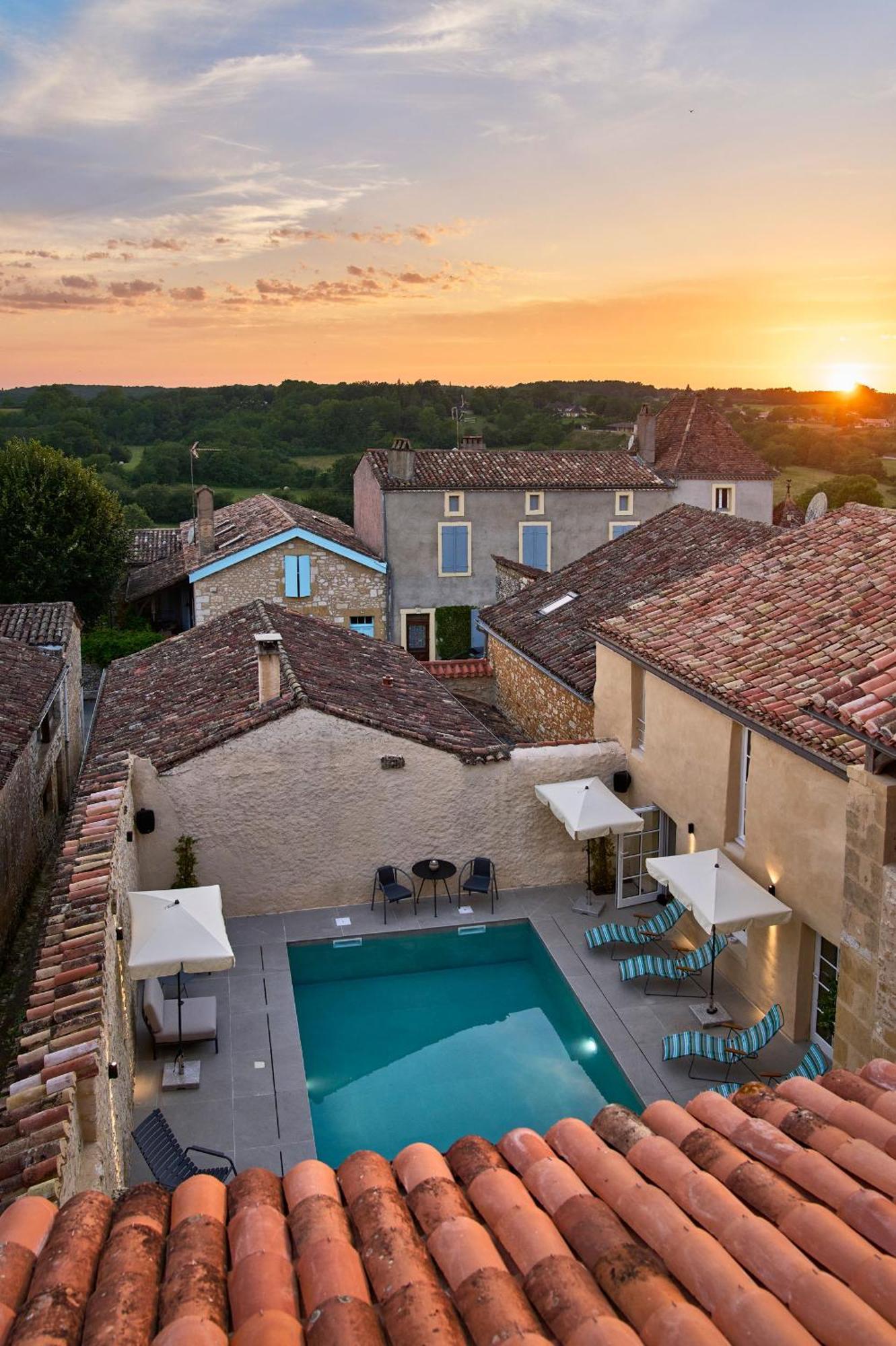 Hotel Le Chevalier Bleu Monpazier Buitenkant foto